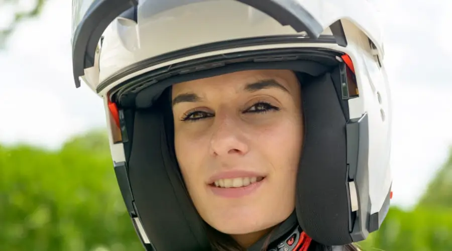 Are open face helmets allowed in racing