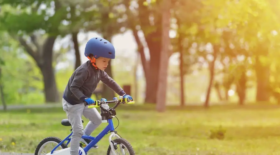 How do you size a kids bike helmet